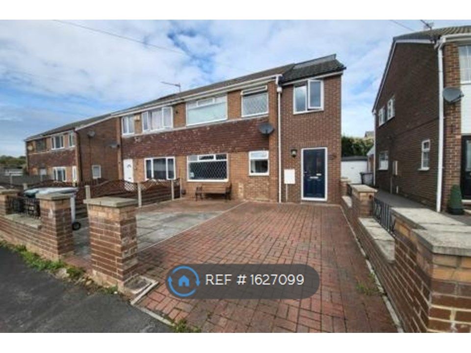 Room to rent in Crown Close, Dewsbury WF12 Zoopla