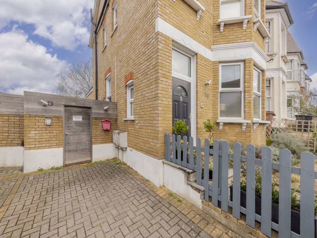 2 bed flat for sale in Barnard Hill, London N10 Zoopla