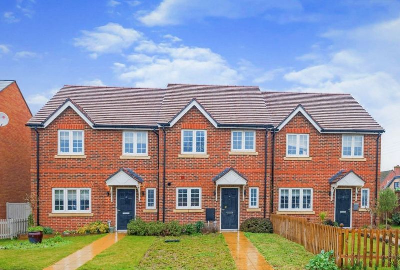 2 bed terraced house for sale in Littleworth Road, Benson, Wallingford