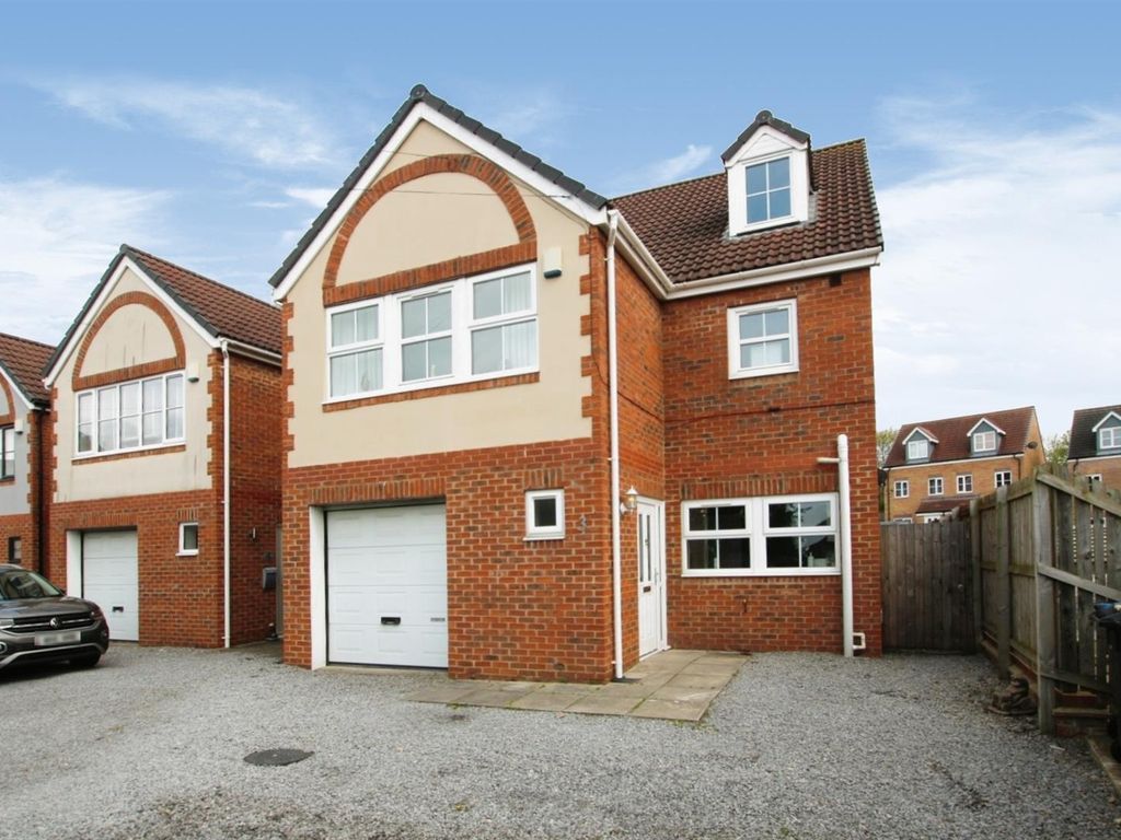 5 bed detached house for sale in Potters Close, Coundon Gate,