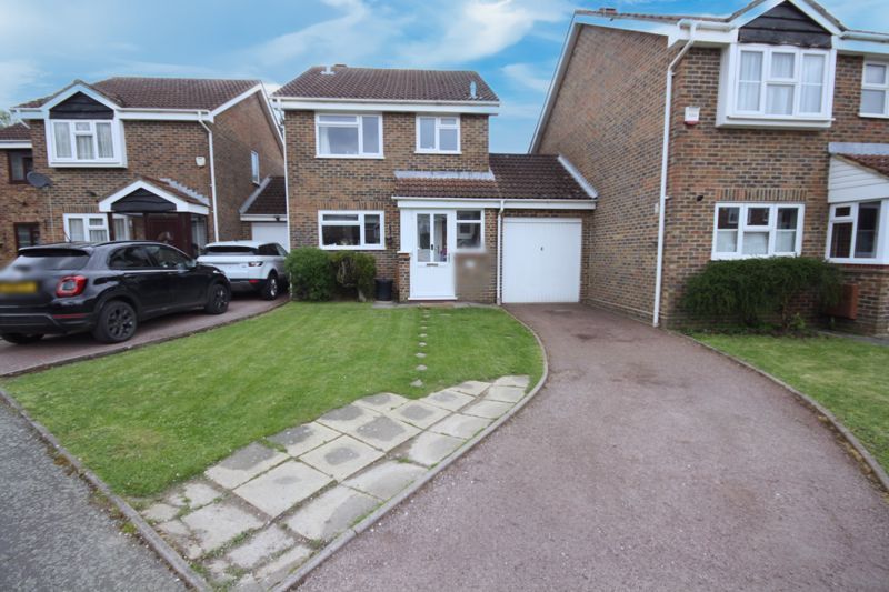 3 bed linkdetached house for sale in Paddington Close, Yeading, Hayes