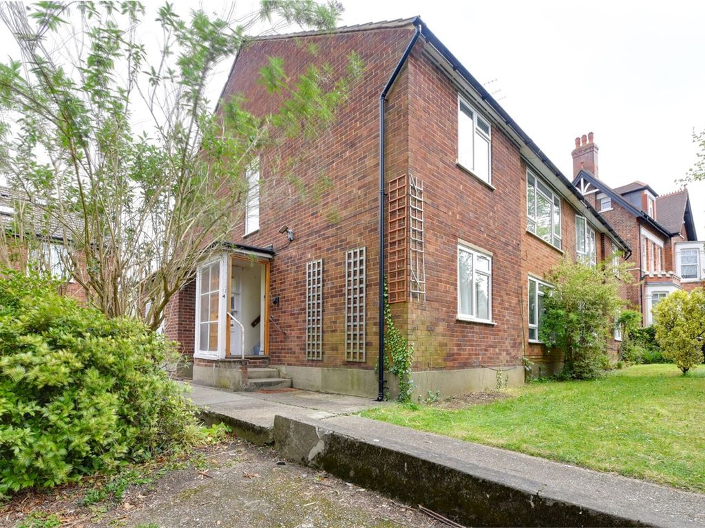 Holmdene, Woodside Park, 32 Holden Road N12  