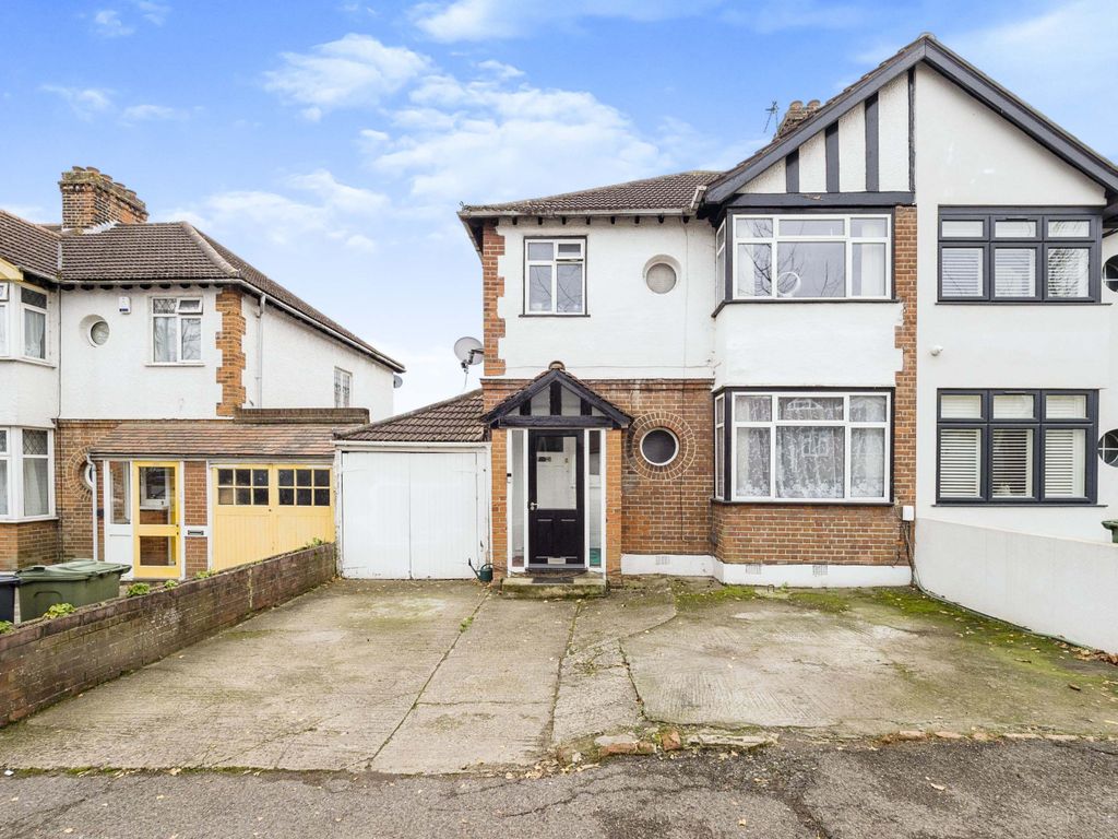 3 bed semidetached house for sale in Dale View Crescent, London E4