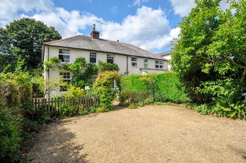 3 bed semidetached house to rent in Jubilee Lane, Grayshott, Hindhead