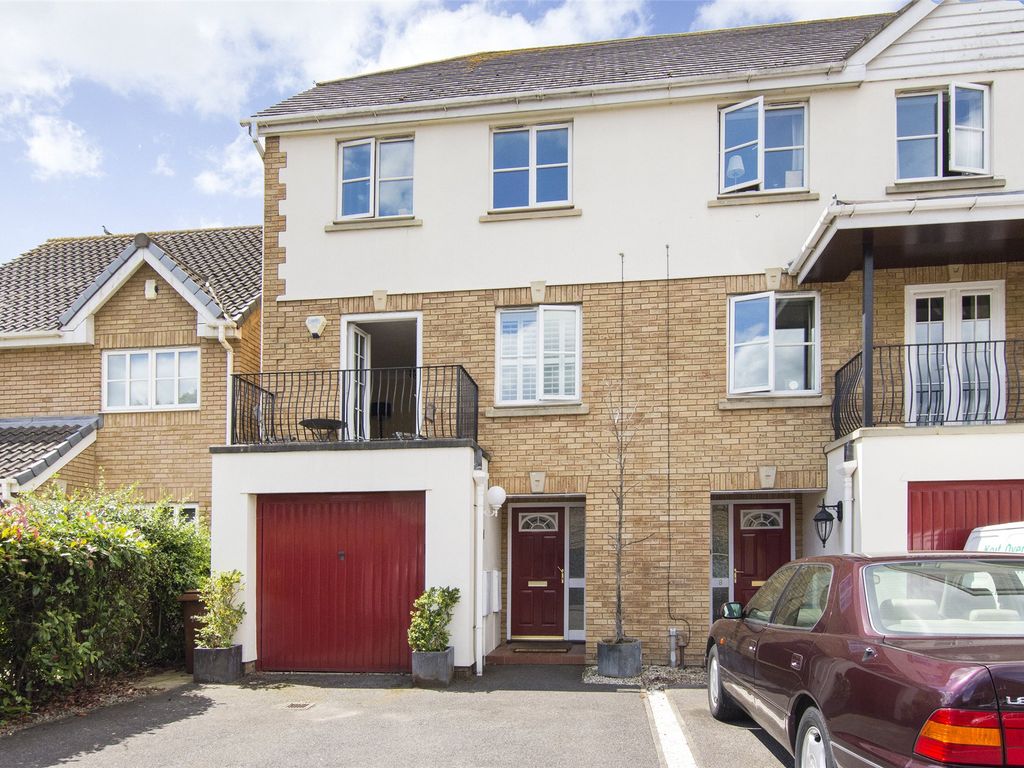 4 bed end terrace house for sale in Wintergreen Close, St Marys Island