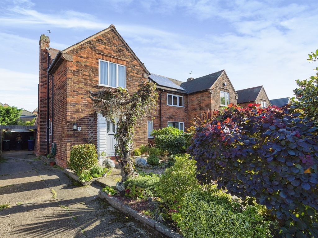 3 bed semidetached house for sale in Brierley Road, Bessacarr