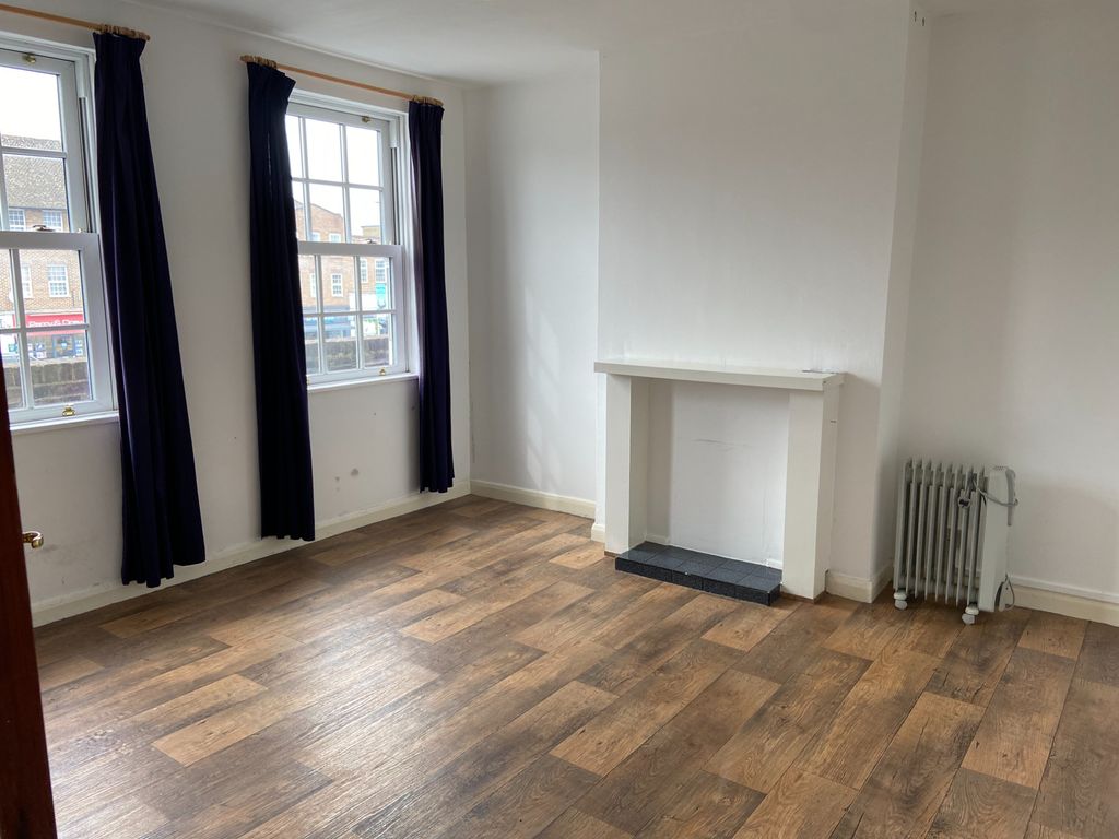 2 bed flat for sale in Ace Parade, Hook Road, Chessington KT9 Zoopla