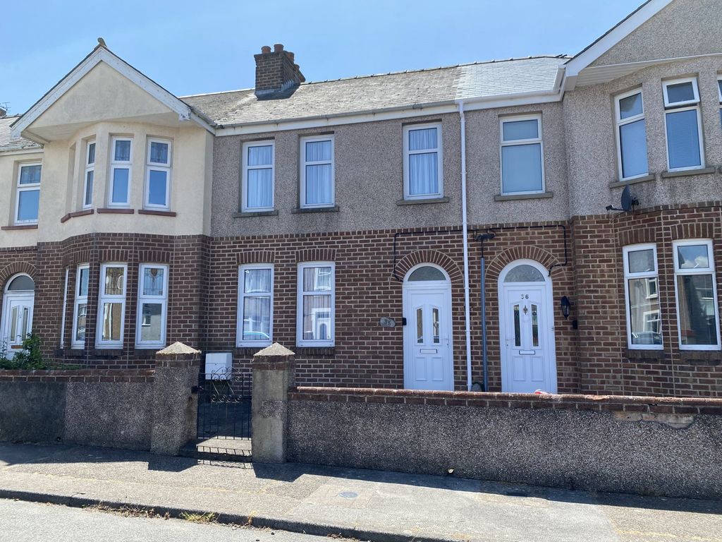 3 bed terraced house for sale in Stratford Road, Milford Haven