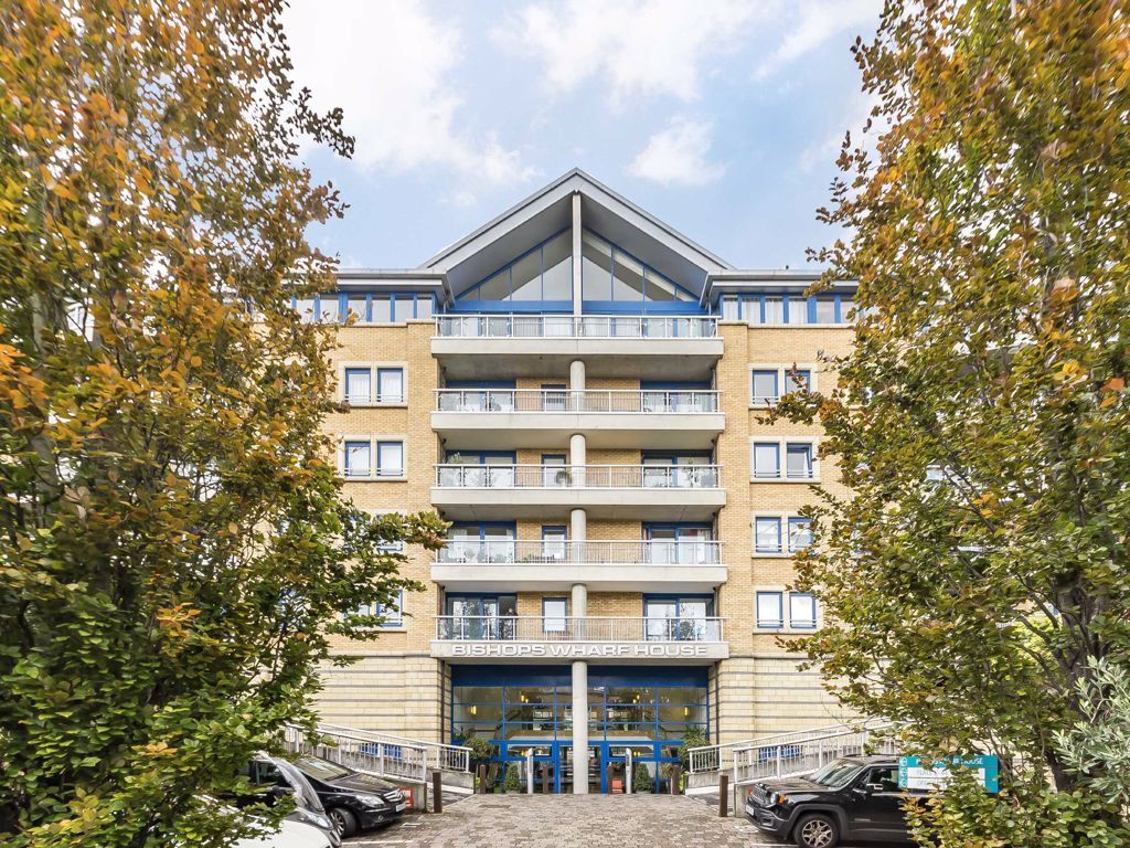 4 bed flat to rent in Parkgate Road, London SW11 Zoopla