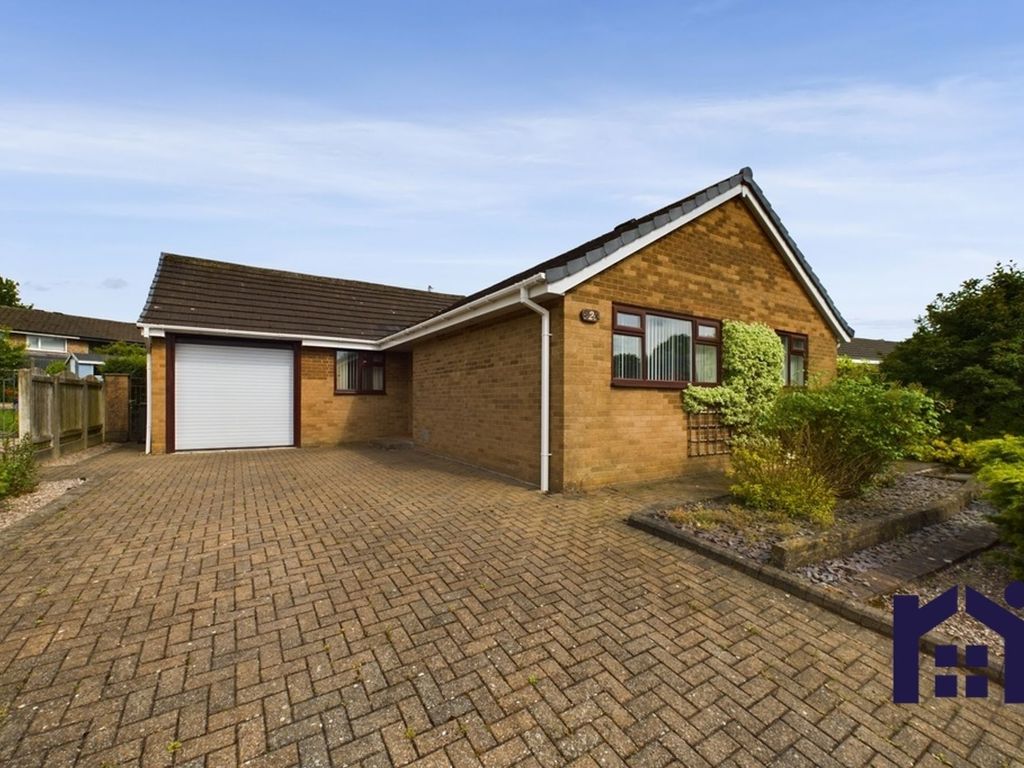 3 bed detached bungalow for sale in Woodmancote, Chorley PR7, £350,000