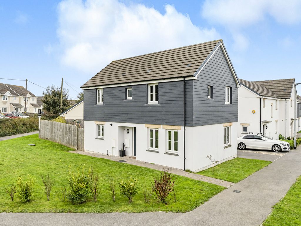 4 bed detached house for sale in West Seton Road, Camborne TR14, £