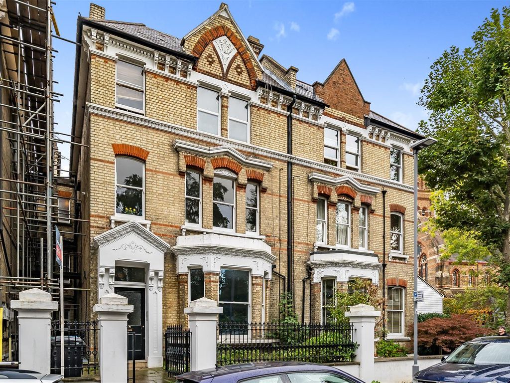 2 bed flat for sale in St. Andrews Square, Surbiton KT6, £599,950 Zoopla