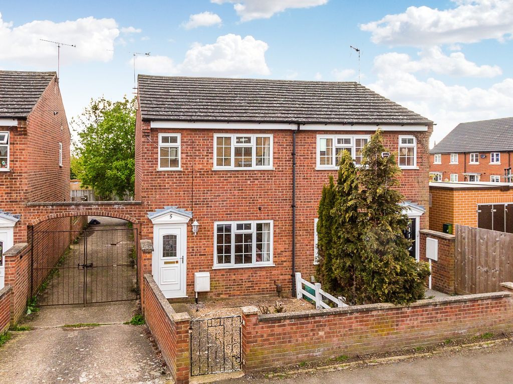2 bed semidetached house for sale in Harborough Way, Rushden NN10 Zoopla