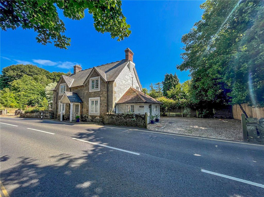 4 bed detached house for sale in High Street, Godshill, Ventnor PO37