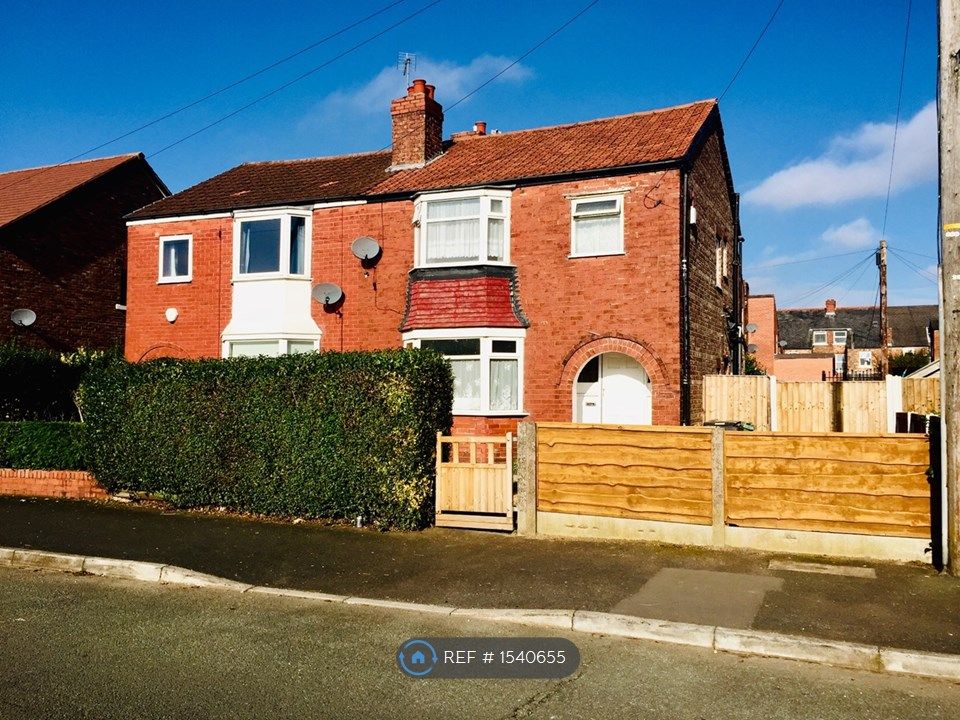 Room to rent in Manley Road, Manchester M16 Zoopla
