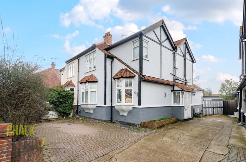 3 bed semidetached house for sale in Slewins Lane, Hornchurch RM11