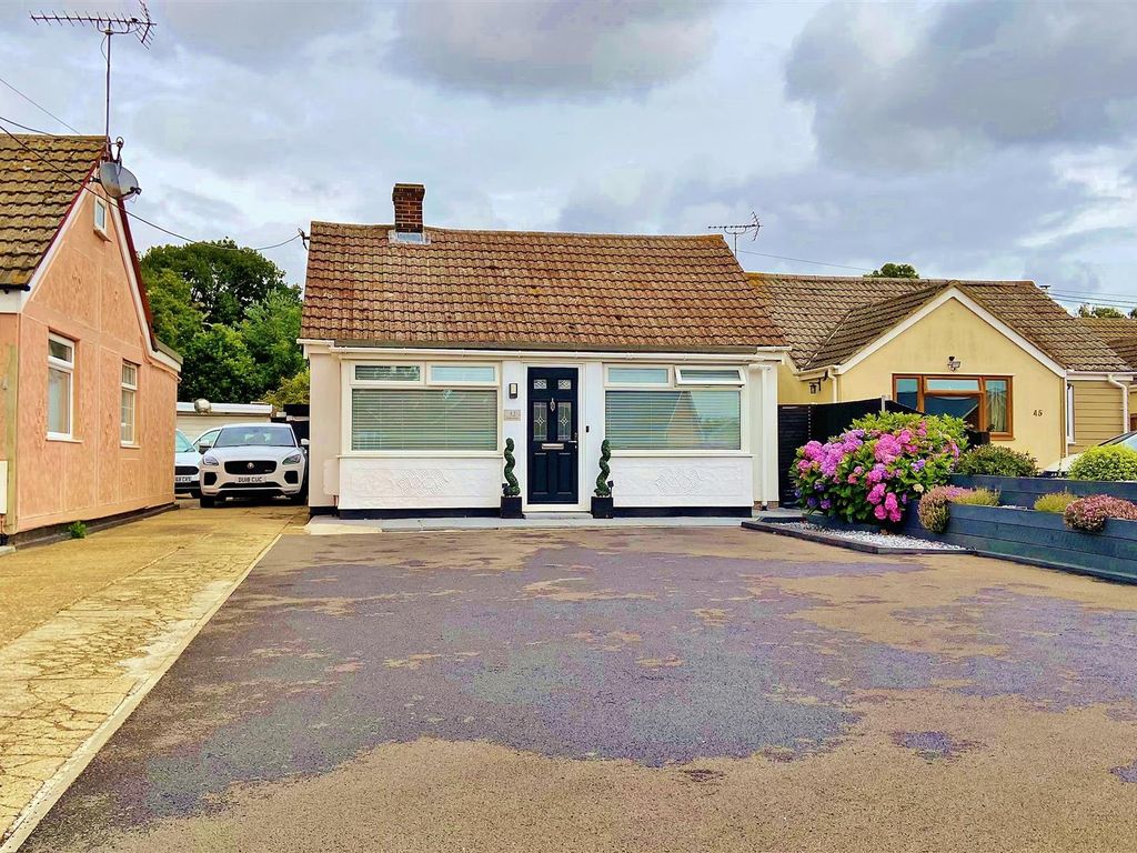 2 bed detached bungalow for sale in Frinton Road, ThorpeLeSoken