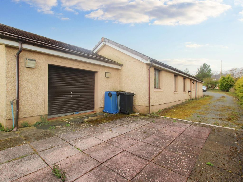 3 bed detached bungalow for sale in Edinburgh Road, Cleghorn, Lanark