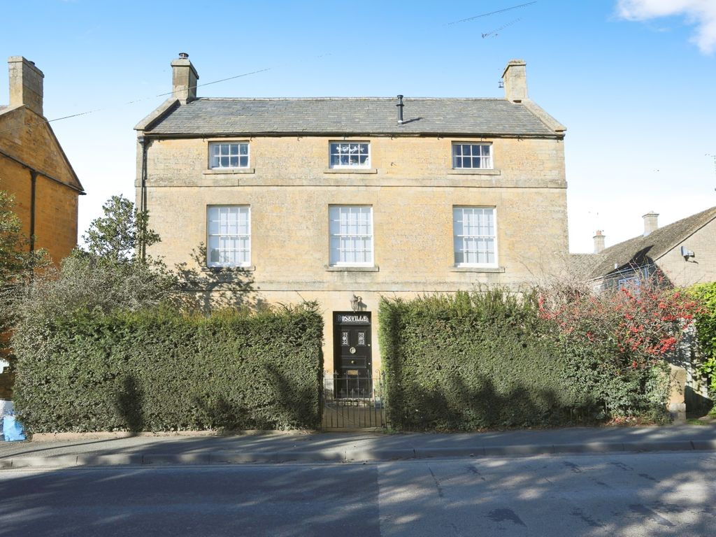 2 bed flat for sale in Oxford Street, MoretonInMarsh, Gloucestershire