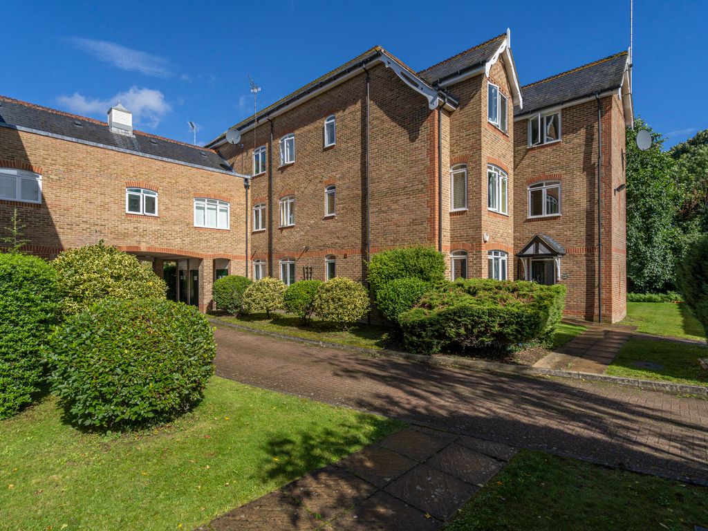 2 bed flat to rent in Latium Close, St Albans, Herts AL1 Zoopla