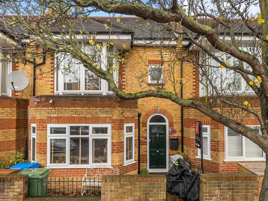3 bed terraced house for sale in Jennings Road, London SE22, £900,000