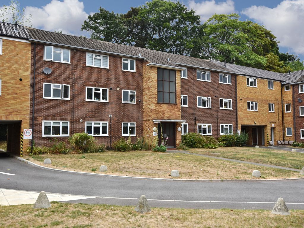 Ellwood Court Ellwood Gardens Watford WD25