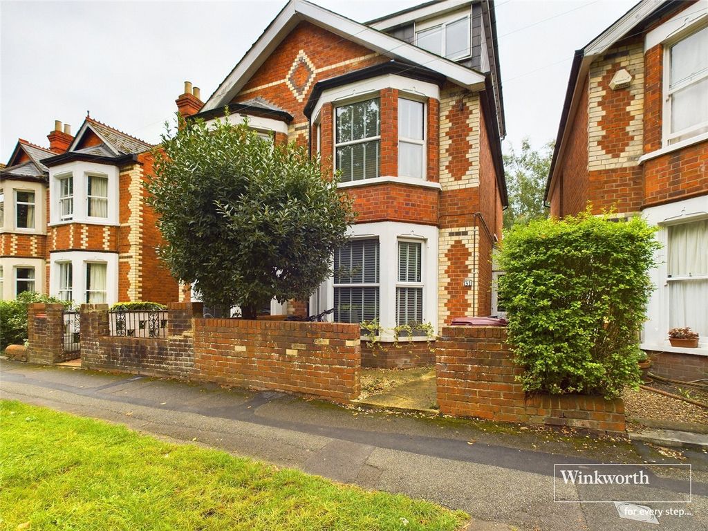 4 bed semidetached house to rent in Palmer Park Avenue, Reading
