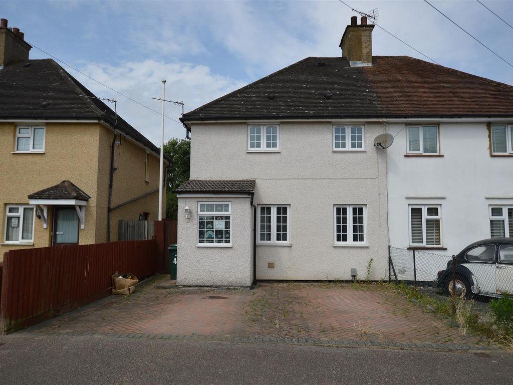 3 bed semidetached house for sale in Springfield Close, Croxley Green