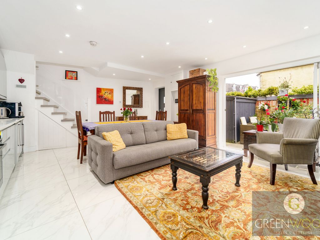 2 bed semidetached house for sale in Osborne Road, Kingston Upon