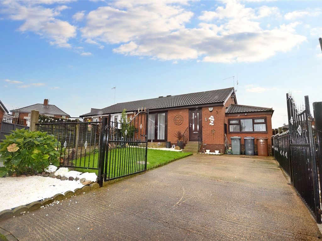 2 bed bungalow for sale in South Hill Rise, Leeds, West Yorkshire LS10