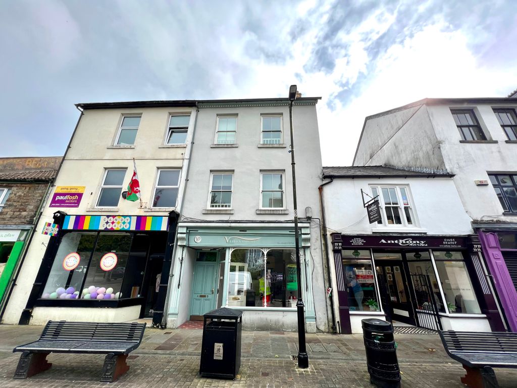 1 bed flat to rent in Commercial Street, Aberdare CF44, £475 pcm Zoopla