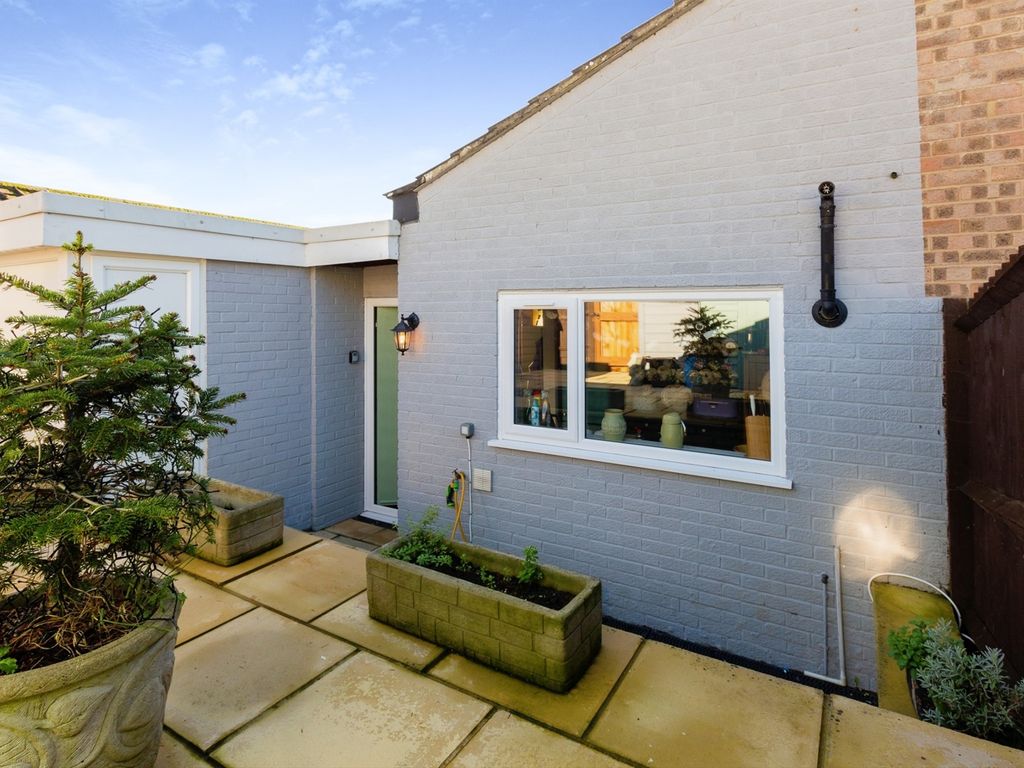 3 bed terraced bungalow for sale in Knaves Hill, Leighton Buzzard LU7 Zoopla