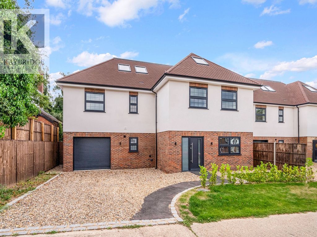New home, 6 bed detached house for sale in Pine Hill, Epsom KT18 Zoopla