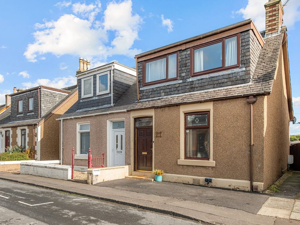 3 bed semidetached house for sale in Steps Street, Stenhousemuir