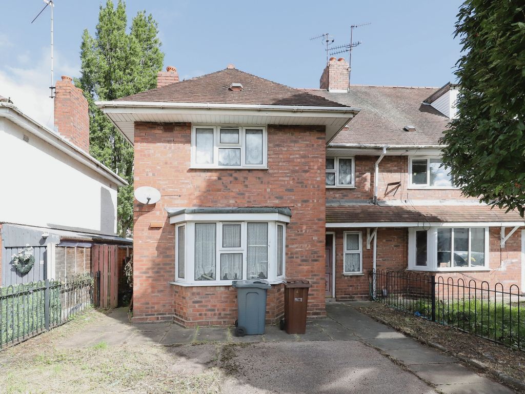 4 bed semidetached house for sale in Burton Crescent, Wolverhampton