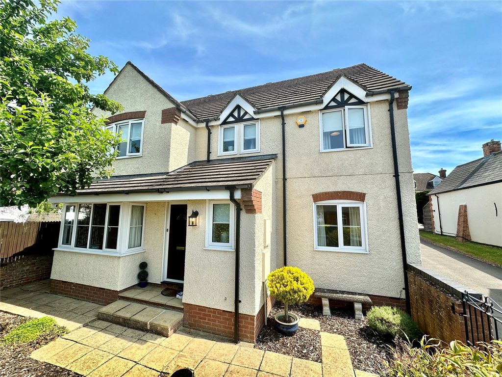 4 bed detached house for sale in The Maltings, High Street, Wanborough