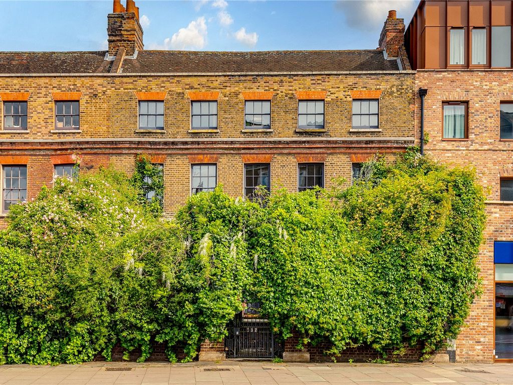 6 bed terraced house for sale in Mile End Road, Bethnal Green, London