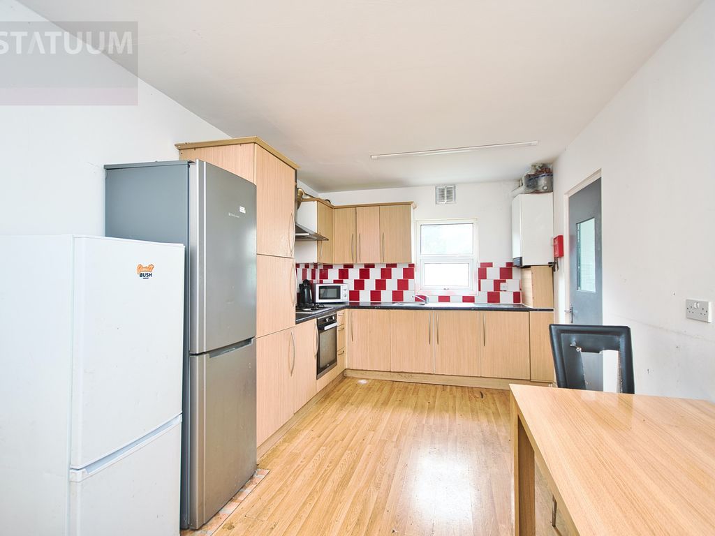 6 bed terraced house to rent in Norlington Road, Wanstead, Leytonstone