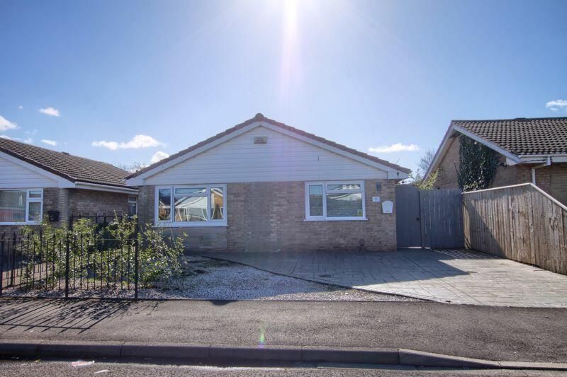 4 bed detached bungalow for sale in Mount Leven Road, Yarm TS15, £