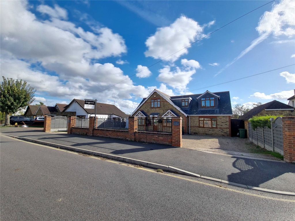 St. Margarets Avenue, Uxbridge UB8  