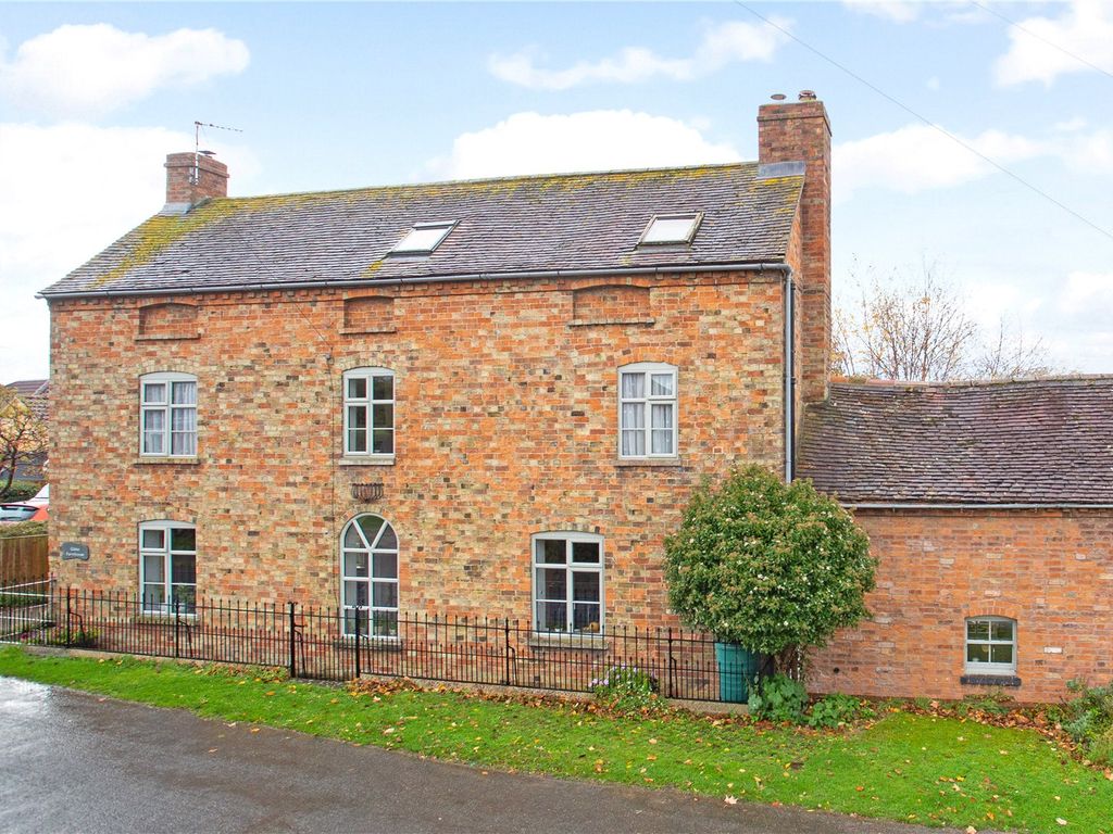 4 bed semidetached house for sale in Blacksmiths Lane, Beckford