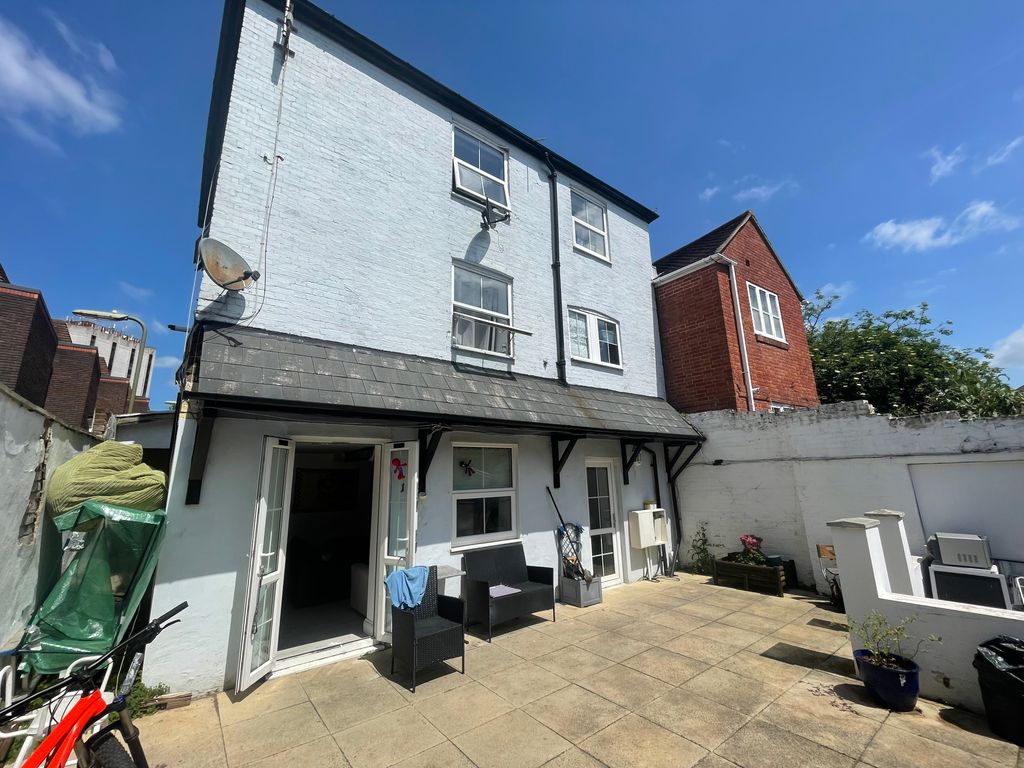 1 bed flat for sale in Dylan Court, 17c West Street, Fareham PO16 Zoopla