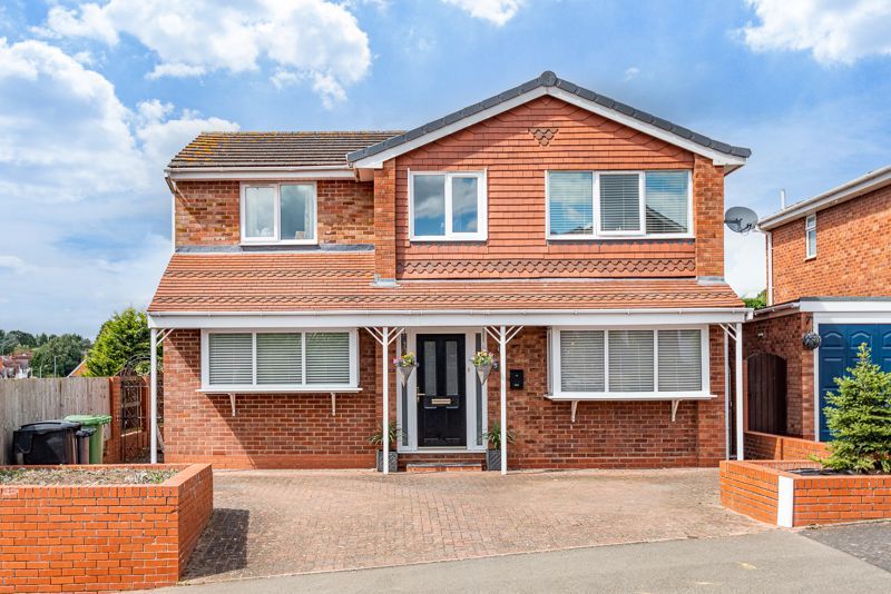 5 bed detached house for sale in Pennine Road, Bromsgrove B61 Zoopla