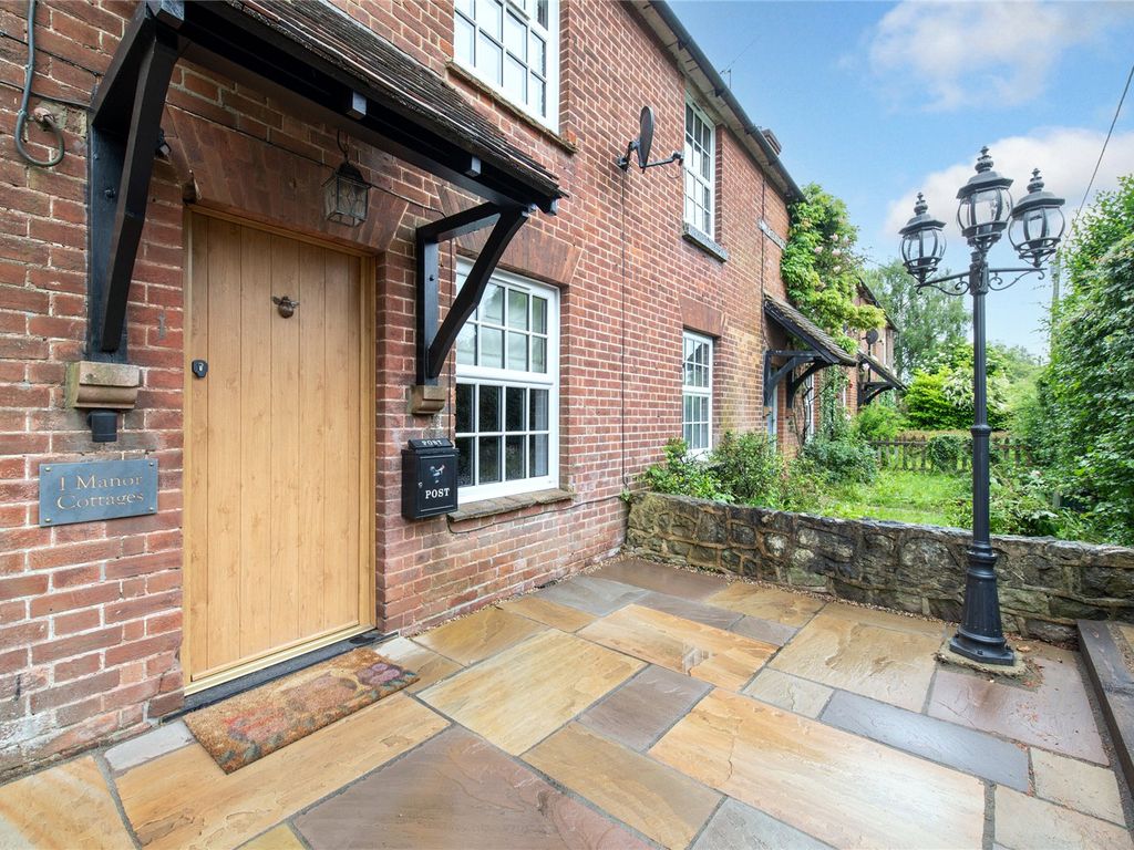 2 bed end terrace house for sale in Sutton Road, Langley, Maidstone