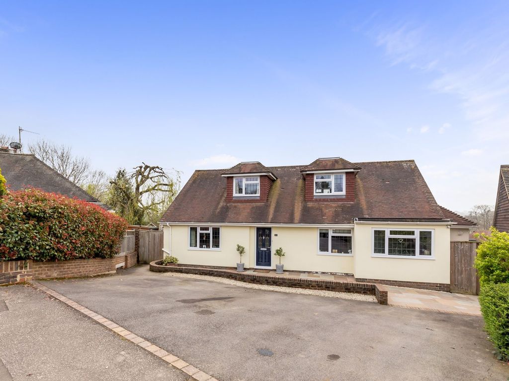 4 bed detached house for sale in Ashdown View, East Grinstead RH19, £