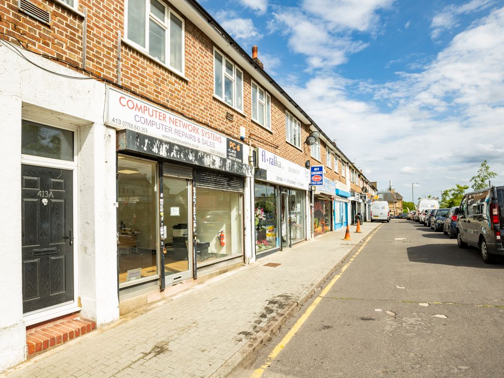 Retail premises for sale in Oakleigh Road North, London N20, £240,000