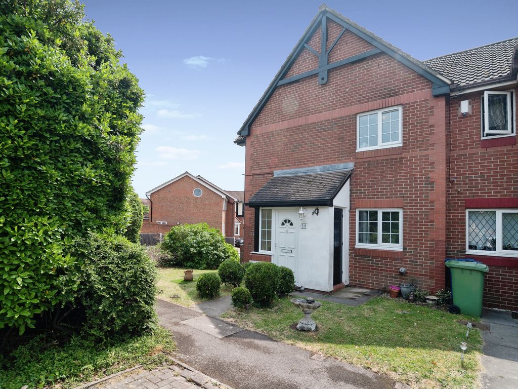 1 bed end terrace house for sale in Camden Road, Chafford Hundred