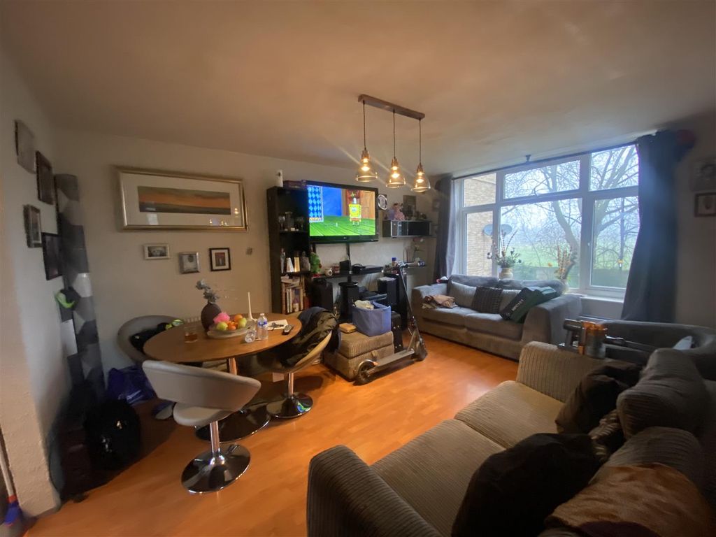 Jubilee Crescent, London N9