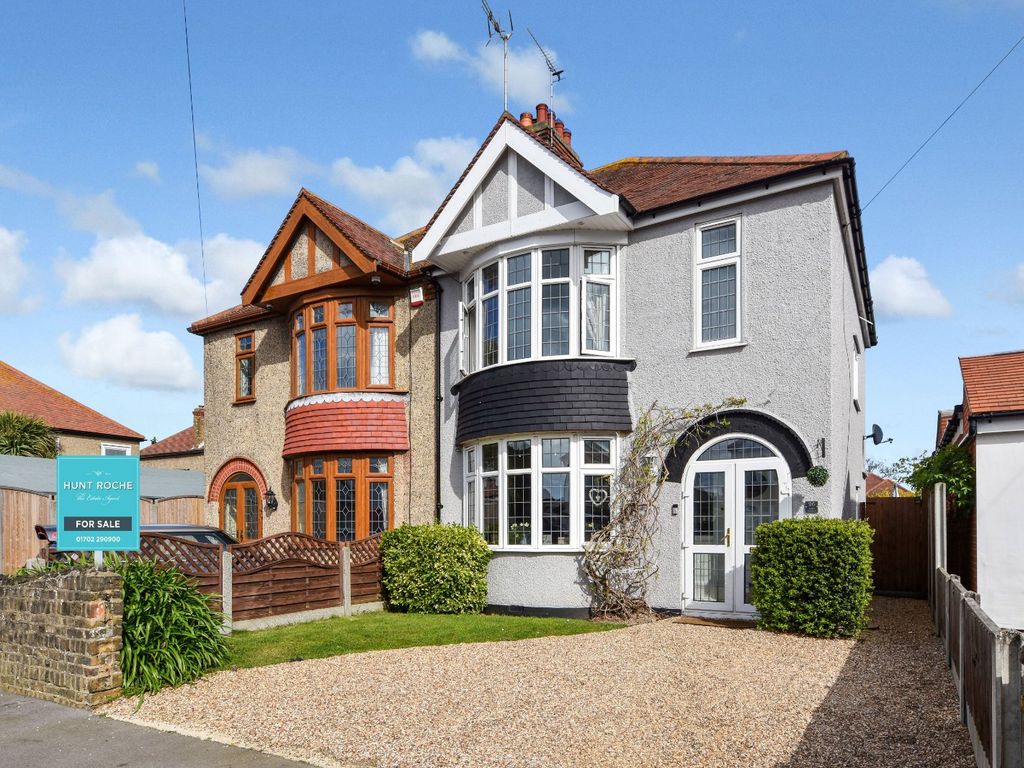 3 bed semidetached house for sale in Tudor Gardens, Thorpedene