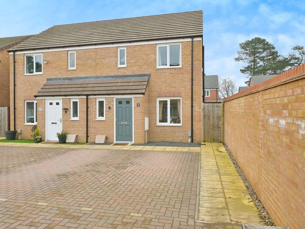 3 bed semidetached house for sale in Chancellor Court, Kingsthorpe